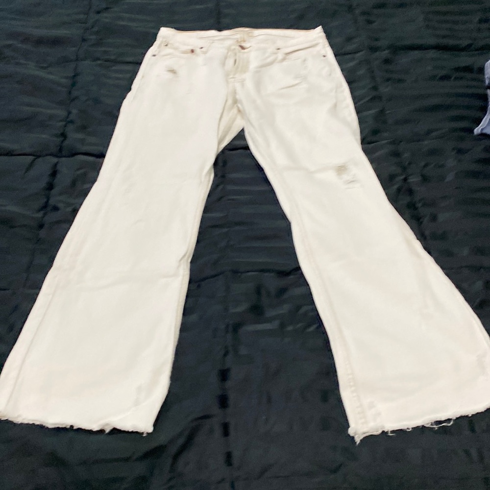 American Eagle. Off white. Size 33/34